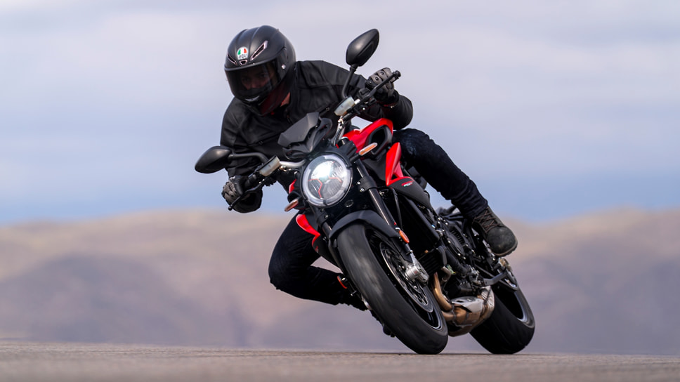 Модель Brutale 800 от марки MV Agusta. Мощность — 113 л.с. при 11 000 об/мин