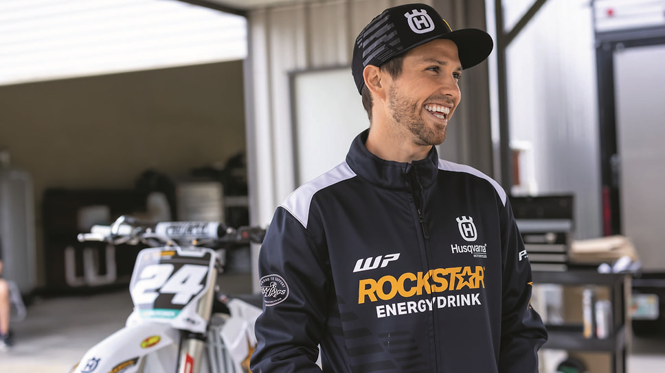 Коллекция одежды Husqvarna Rockstar Replica Team 2024 