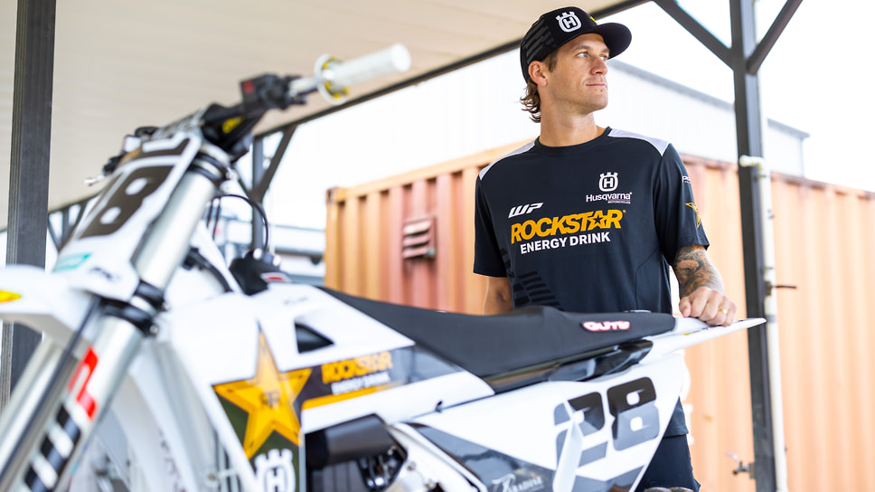 Коллекция одежды Husqvarna Rockstar Replica Team 2024 