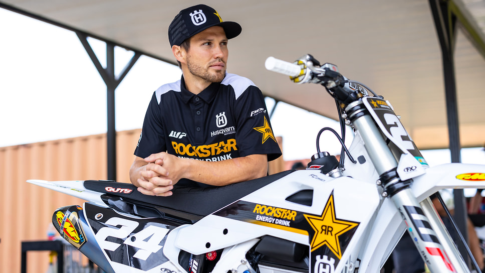 Коллекция одежды Husqvarna Rockstar Replica Team 2024 