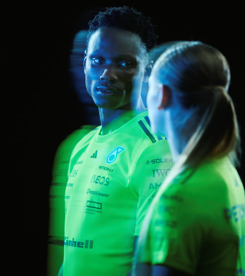 Одежда из коллекции Mercedes-AMG Petronas F1 Team Х Adidas