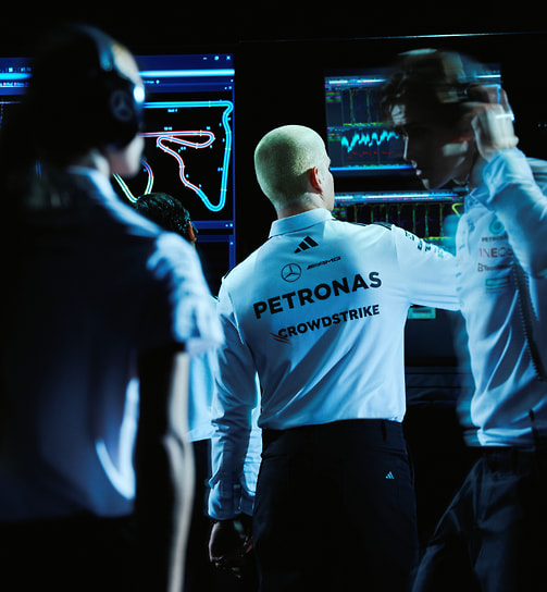 Одежда из коллекции Mercedes-AMG Petronas F1 Team Х Adidas