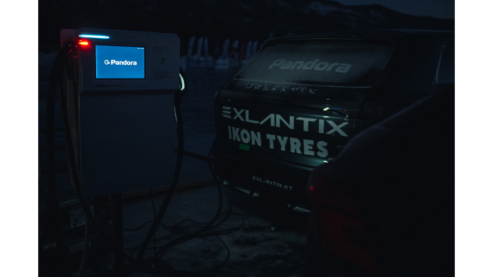 Exlantix ET на зарядной станции Pandora