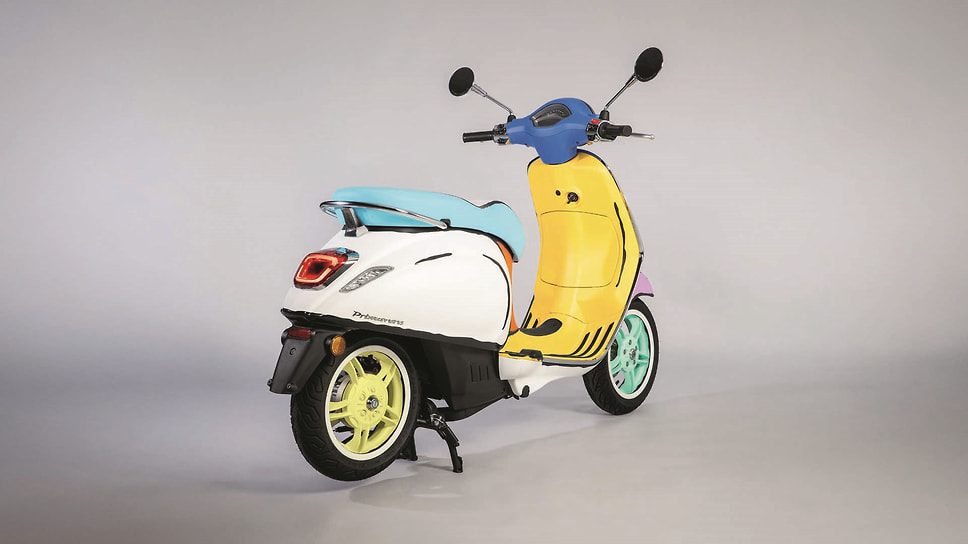 Скутер Vespa Primavera выпускается компанией Piaggio c 2013 года и доступен как с ДВС, так и в полностью электрической версии. Последняя имеет запас хода на одном заряде до 80 км.
