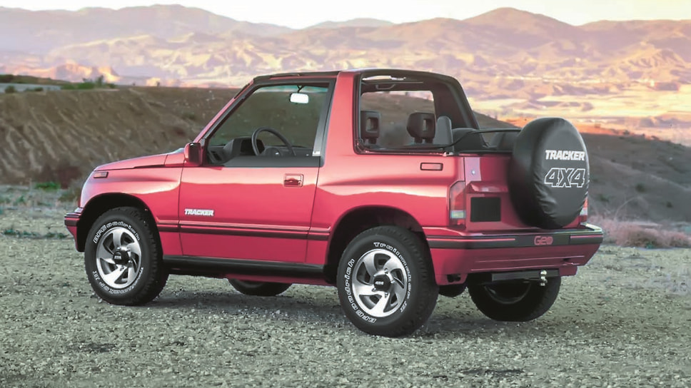 Благодаря удачной концепции и крепкой конструкции, Chevrolet Geo Tracker первого поколения пользовался немалым успехом. Вплоть до конца девяностых годов было произведено более 200 тыс. автомобилей, покупателями которых были люди, в основном далекие от коммерции.