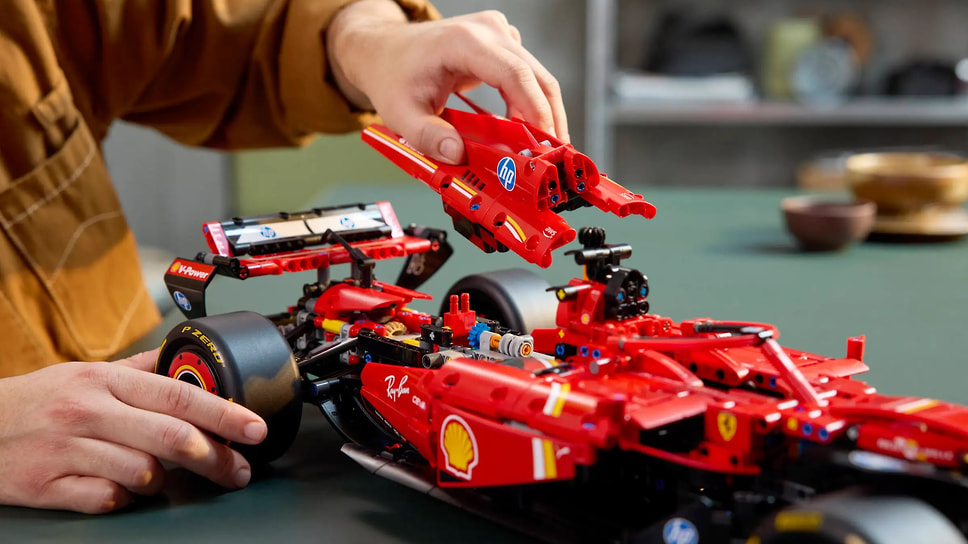 Lego Technic Scuderia Ferrari SF-24 F1
