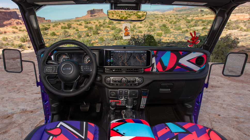В салоне Jeep Rewind