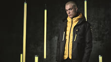 С желтым акцентом