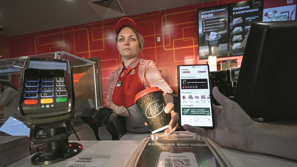 В апрели на АЗС сети ЛУКОЙЛа прошел масштабный субботник «Чисто. Весна». В этом году акция стала международной — к экомарафону присоединились автозаправочные комплексы в Беларуси, Узбекистане, Казахстане и Турции. В общей сложности количество участников «Чисто. Весна» превысило миллион человек, совместно они благоустроили территорию свыше тысячи гектаров