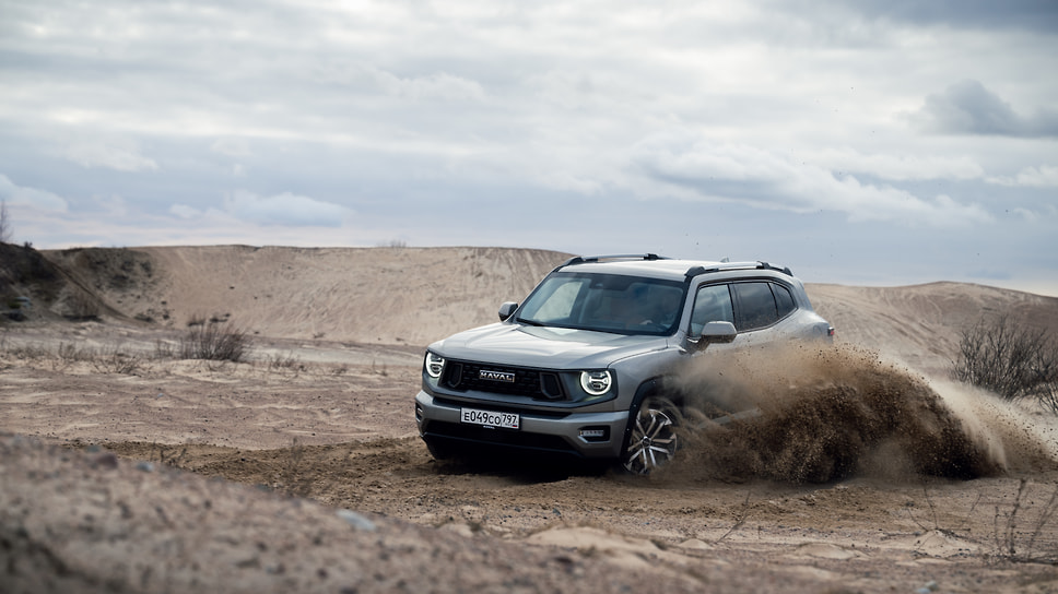 На выбор три комплектации: Elite, Premium и Tech Plus. Если сравнивать базовый H7 и Dargo X Elite с блокировкой, «Седьмой» дороже на 50 тысяч. А по сравнению с Dargo Elite без нее — на 150 тысяч