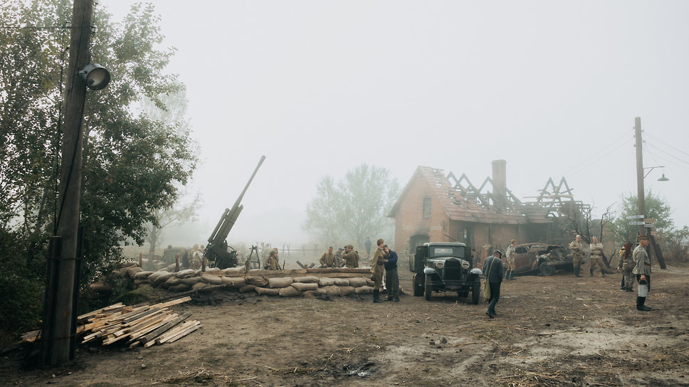 Кадр из фильма «Август», автомобиль ГАЗ-АА