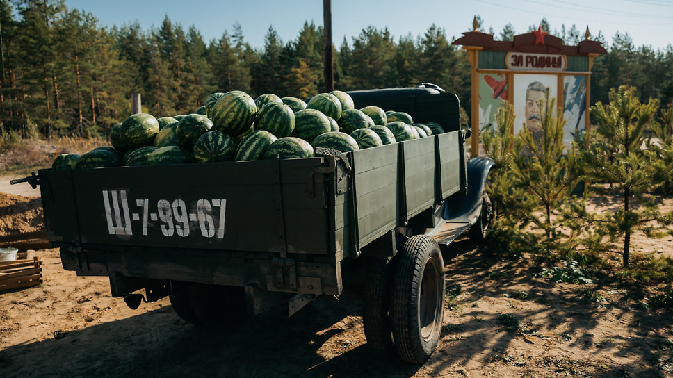 Кадр из фильма «Август», автомобиль ГАЗ-АА